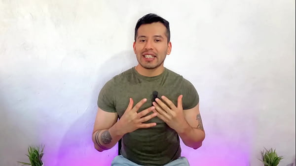 Bodeguero casado dotado de 22cm hace que Policia Colombiano le de sexo oral en la bodega del trabajo! Relato sexual