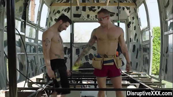 Gay Hunk Auto Mechanics Fuck Outdoor After Work – Hard Fuck