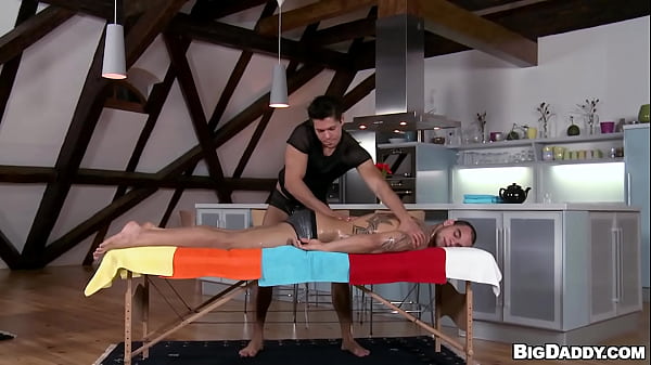 Gaywire – James Goes to Spa to Get a Full Body Massage but Masseur Angelo