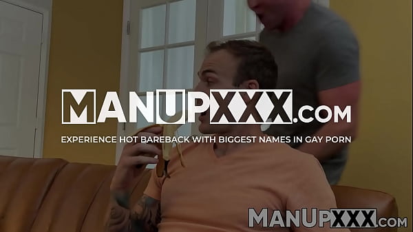 Jocks fighting make them very kinky and moan loudly