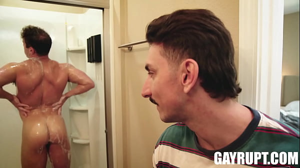 Kyle’s Post-Workout Surprise: Michael’s Shower Invasion