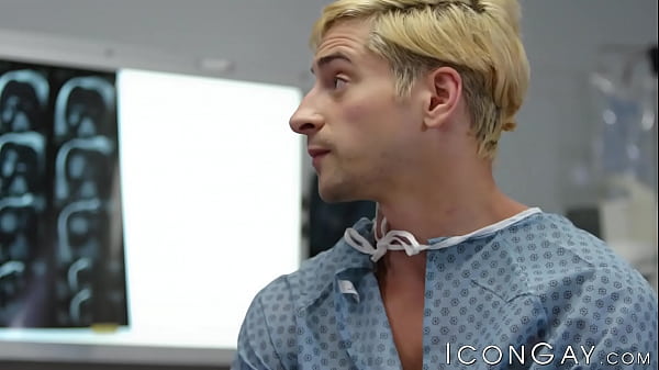 Nick Fitt sucks Taylor Reign off and hammers his ass bare