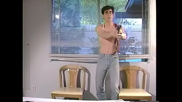 Ransacker Butch Taylor’s assistant wants to check security of hotel safe where Saudi prince hid his diamond tiara presumedly and feel the pulse his environment