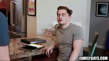Stepson Catches Stepdad’s Massive Boner and Can’t Resist It – Gay HD