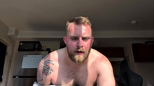 SWEATY Straight Guy POUNDING (BOTTOMPOV)