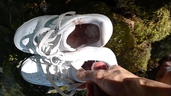Twink jerks off his cock, squirts cum in dirty smelly shoes, into white sneakers, Nike Air Force One AF1, it’s a porn video for gay feet foot fetish lovers