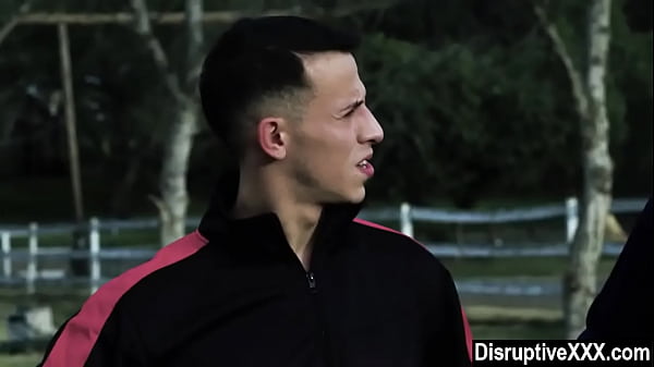 Coach stretches straight sportsman’s ass with a dildo