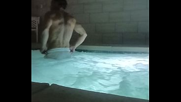 Muscle Man Public Jacuzzi Solo Flexing and Stroking Session