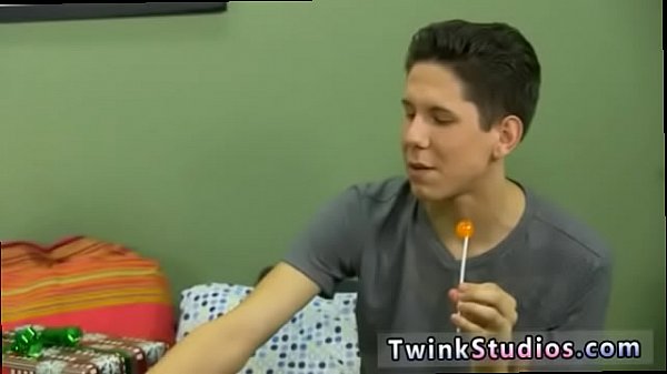 Old gay man like to suck twink cock Braden Klien can’t love Christmas