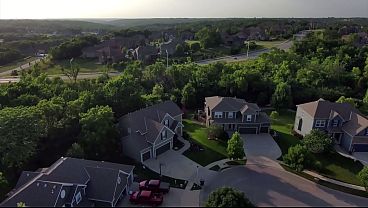 Thick ripped twink pounds a hung jock in the locker room — hung top po