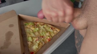 You want some pizza?👌🏻