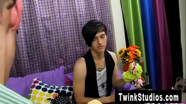Hot gay scene Taylor Lee and Jae Landen are 2 college aged twinks.