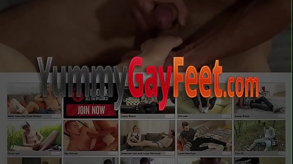 Stud gets feet worshipped and kissed