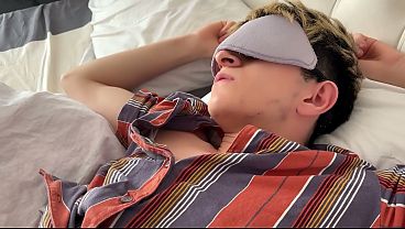 Cute Twink Starts the Morning With Big Dick Blowjob