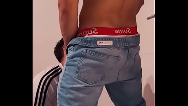 El Novio Hetero De La Despedida De Solteros Me Folla a Escondidas De