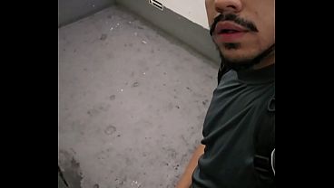Gay Porn – Amateur Stud Goes Balls Deep HD