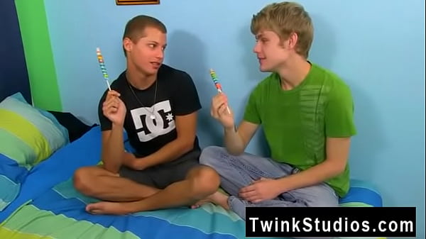 Gay Clip of Blade Woods Might Action Shocked When his Pal Anthony